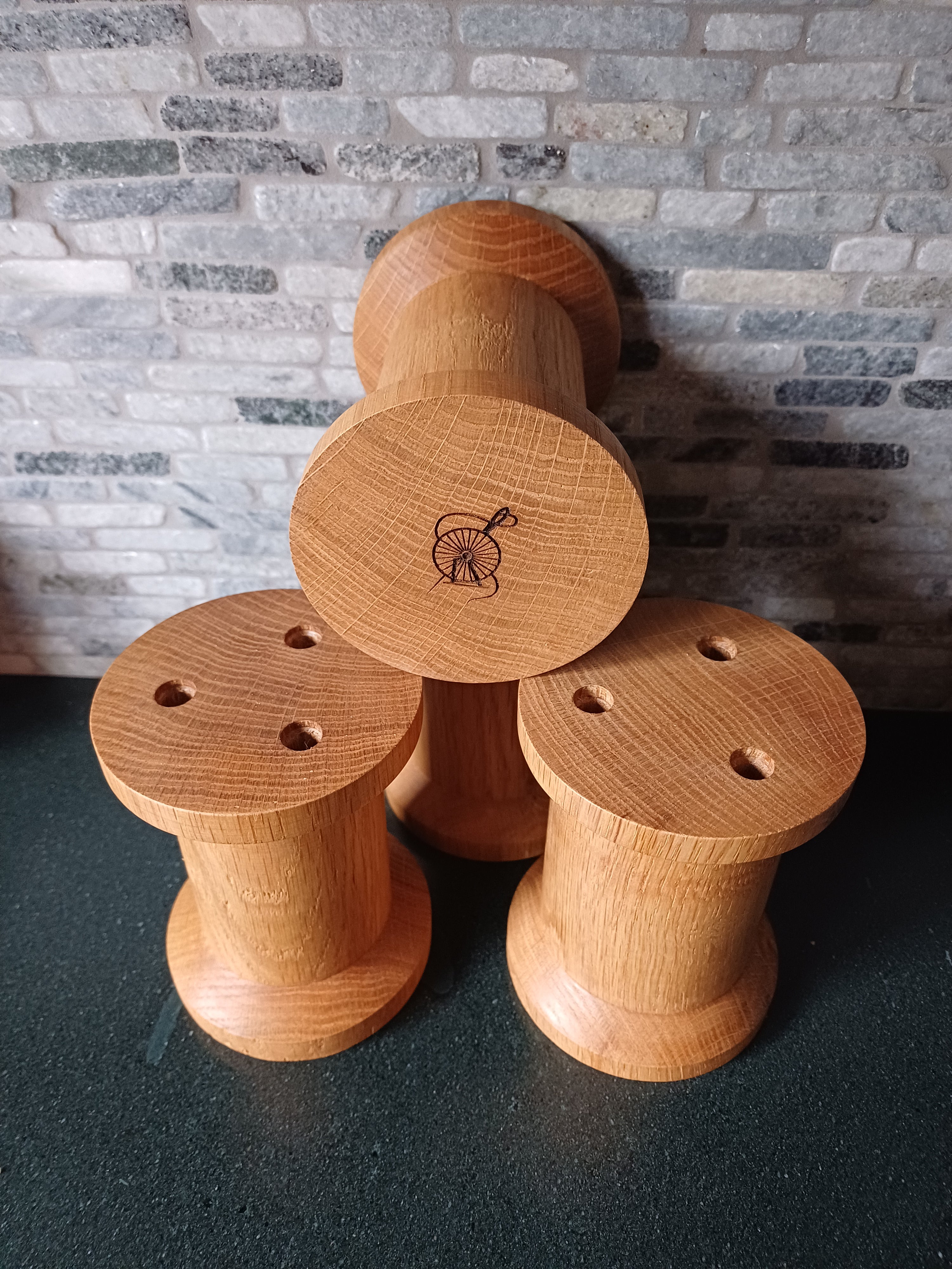 Medium Oak Spool