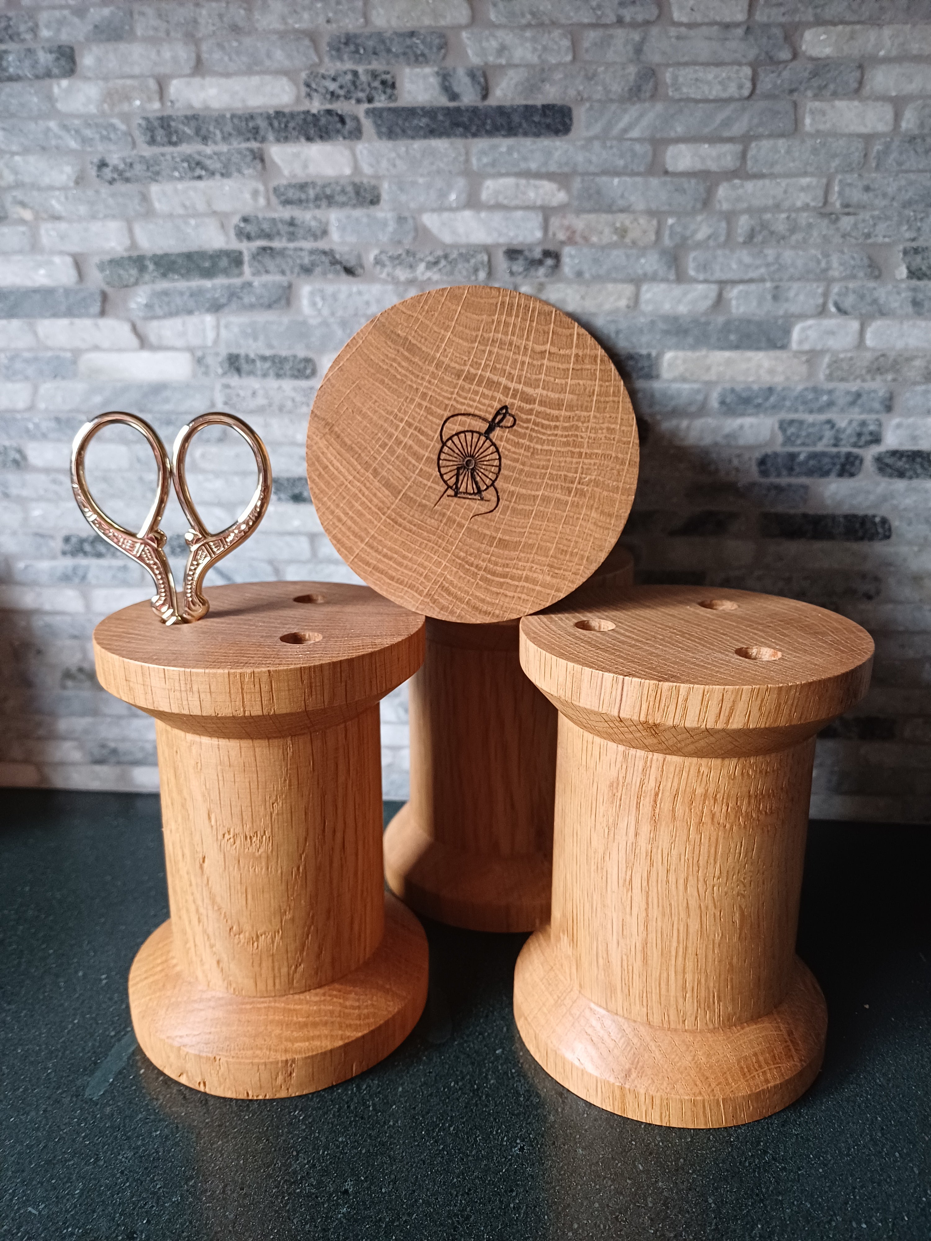 Medium Oak Spool
